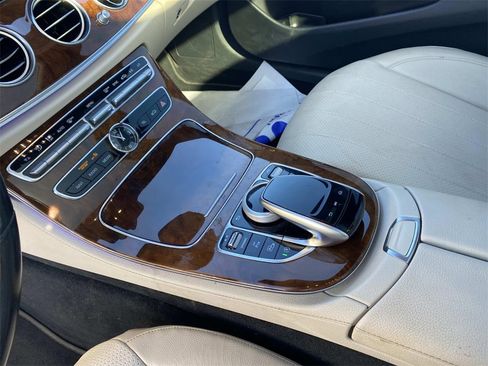 Certified 2019 Mercedes-Benz E 300 4MATIC image 23