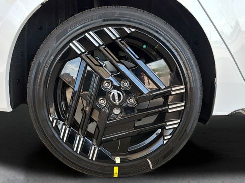 New 2027 Nissan Sentra SR FWD image 24