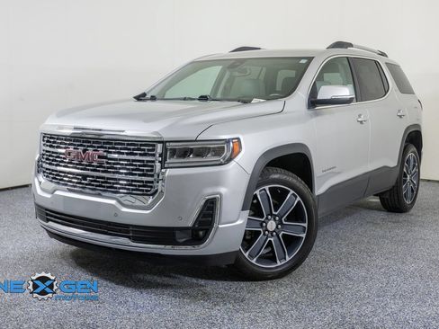 Used 2020 GMC Acadia SLT w/ LPO, Cargo Package AWD/4WD image 4