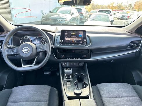 Used 2022 Nissan Rogue SV image 12