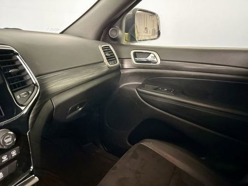 Used 2020 Jeep Grand Cherokee Altitude image 30