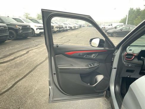 Used 2025 Chevrolet TrailBlazer RS FWD image 20
