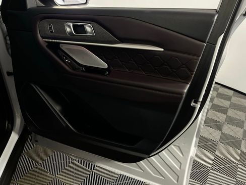 Used 2025 Ford Explorer Platinum w/ LUX Leather Package image 39