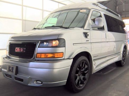 Used 2023 GMC Savana 2500 RWD image 4