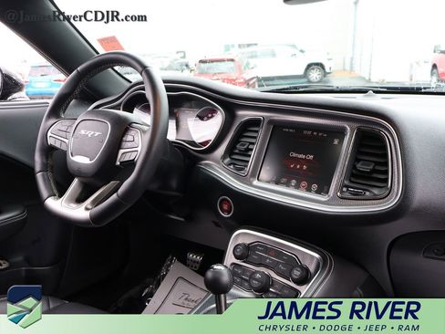 Used 2016 Dodge Challenger SRT Hellcat image 12