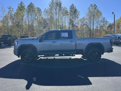 Used 2024 GMC Sierra 2500 AT4 w/ AT4 Preferred Package image 9