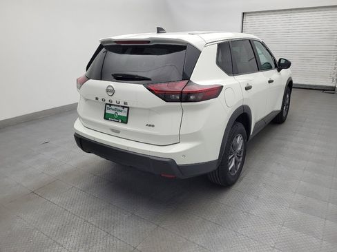 Used 2024 Nissan Rogue S AWD/4WD image 9