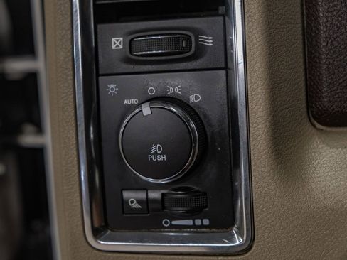 Used 2015 RAM 2500 Laramie w/ Convenience Group AWD/4WD image 28