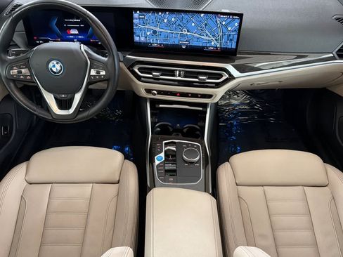 Used 2023 BMW i4 eDrive35 RWD image 3