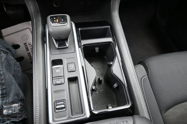 Used 2025 Nissan Pathfinder SV FWD image 11