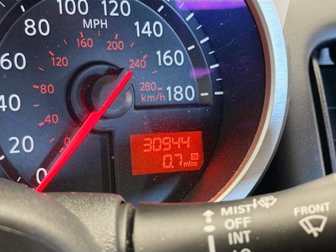 Used 2020 Nissan 370Z Coupe image 8