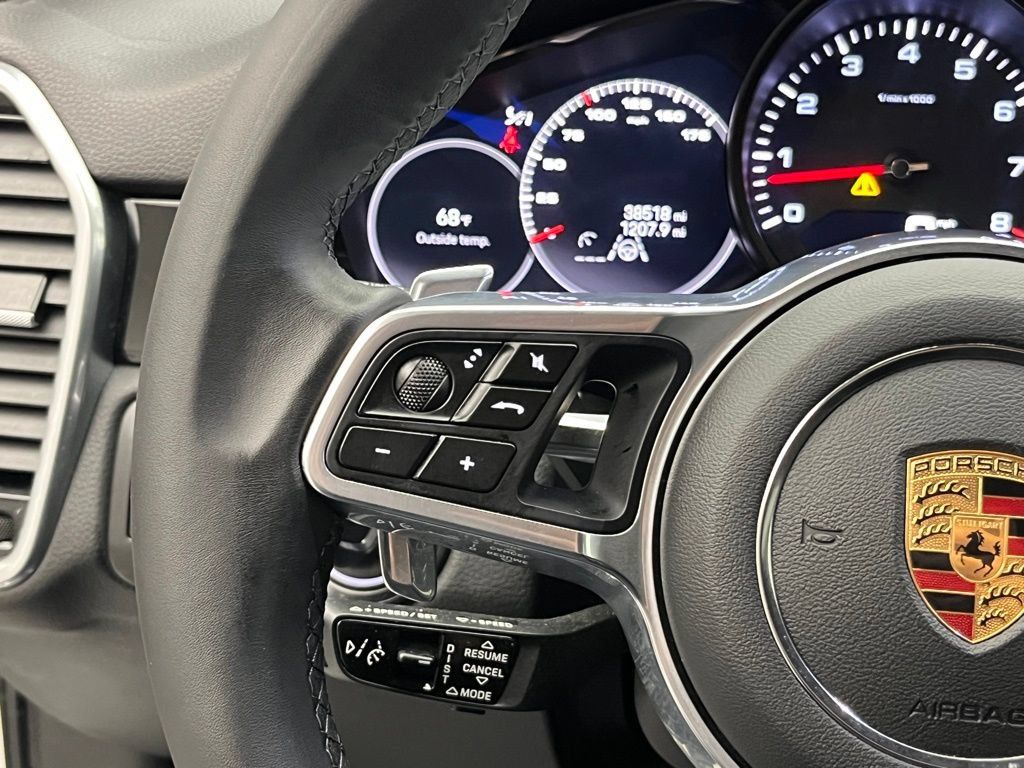 Certified 2023 Porsche Cayenne AWD/4WD image 13