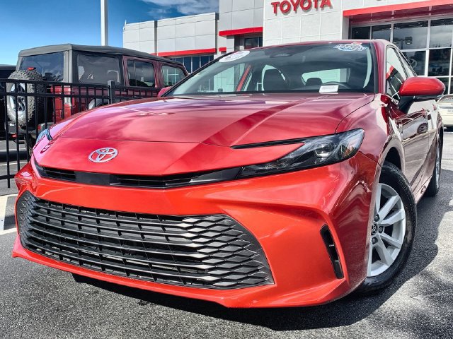 Used 2026 Toyota Camry LE w/ Convenience Package FWD image 1