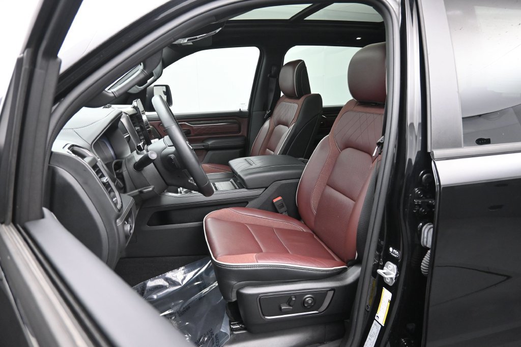 Used 2025 RAM 1500 Limited AWD/4WD image 22