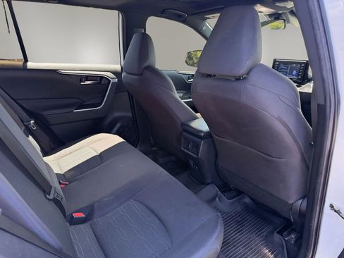Used 2022 Toyota RAV4 SE w/ Convenience Package AWD/4WD image 37