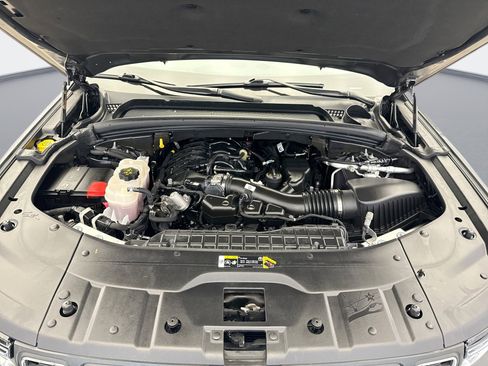 Used 2023 Jeep Grand Cherokee Laredo image 23