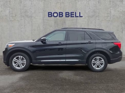 Certified 2022 Ford Explorer XLT w/ Equipment Group 202A AWD/4WD image 2