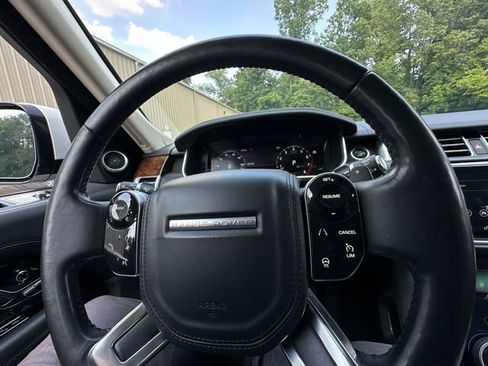 Used 2020 Land Rover Range Rover HSE image 22