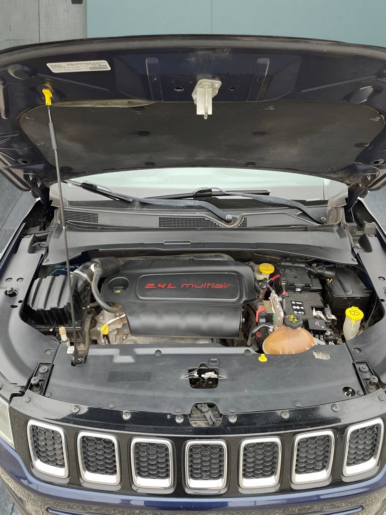 Used 2018 Jeep Compass Latitude w/ Popular Equipment Group FWD image 20