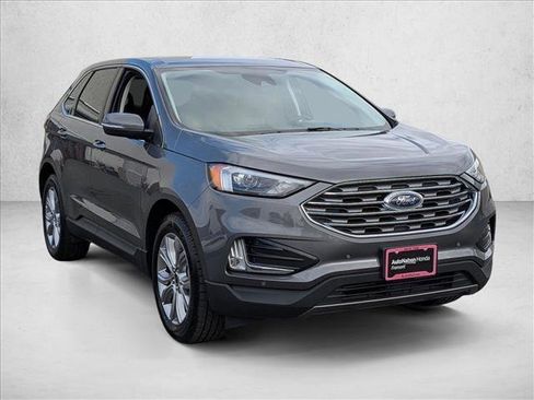 Used 2024 Ford Edge Titanium image 3