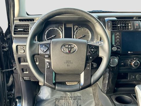 Used 2022 Toyota 4Runner TRD Off-Road Premium AWD/4WD image 11