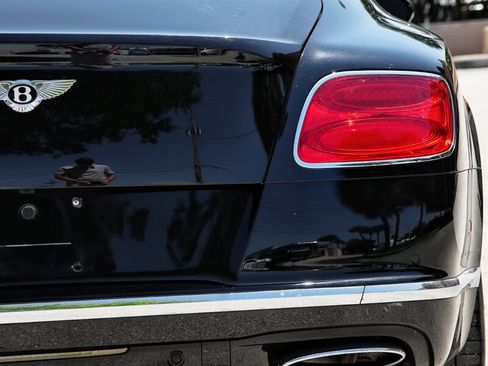 Used 2016 Bentley Continental GT image 10