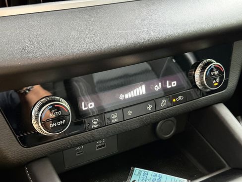 Used 2023 Mitsubishi Outlander ES FWD image 14