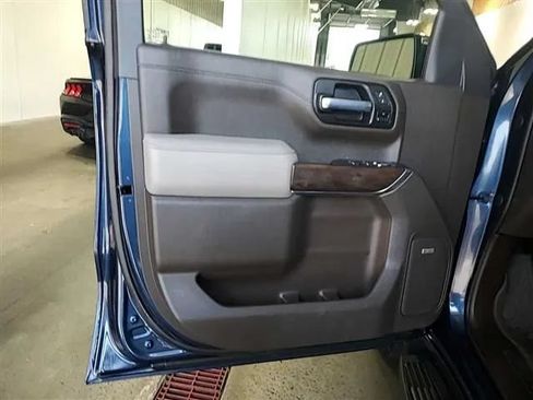 Used 2021 GMC Sierra 1500 SLT w/ SLT Premium Plus Package AWD/4WD image 4