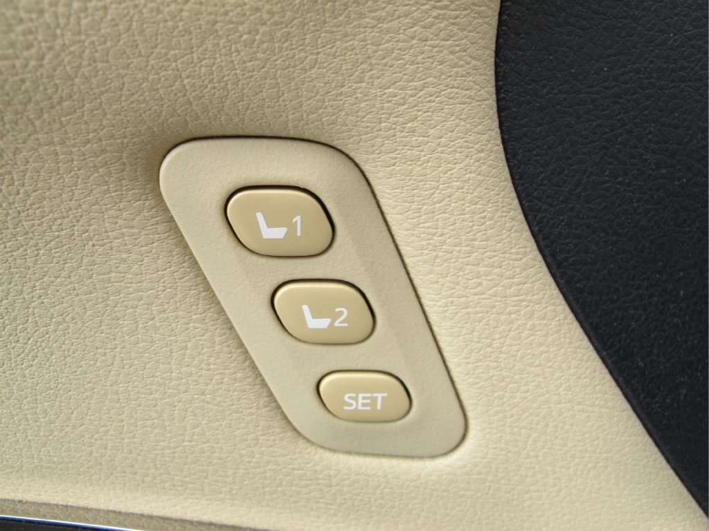 Used 2014 Toyota Avalon XLE Touring FWD image 9