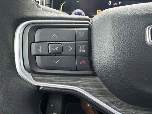 Used 2024 Jeep Wagoneer Series II w/ Flexible Seating Group image 18