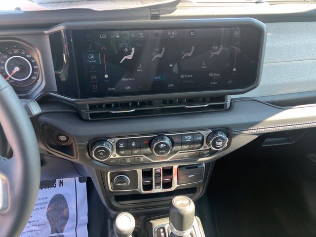 Certified 2025 Jeep Wrangler Unlimited Sahara AWD/4WD image 18