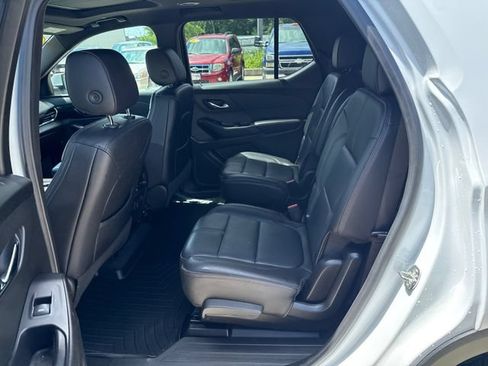 Used 2022 Chevrolet Traverse RS AWD/4WD image 10