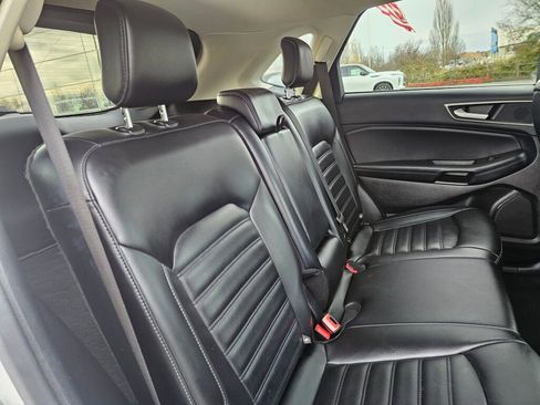 Used 2022 Ford Edge SEL image 16