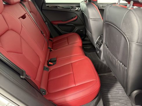 Certified 2026 Porsche Macan AWD/4WD image 29