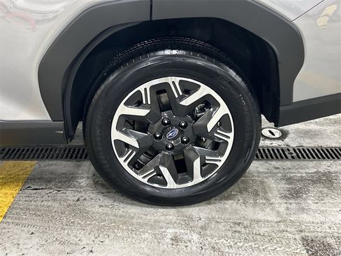 Used 2025 Subaru Forester Premium image 11