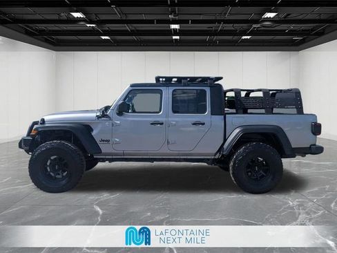 Used 2020 Jeep Gladiator Sport w/ Quick Order Package 24S AWD/4WD image 2