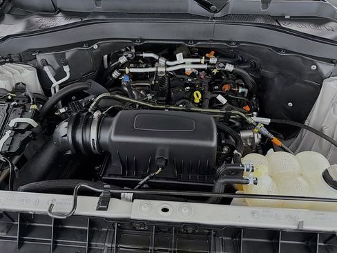 Used 2023 Ford Explorer XLT image 33