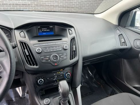 Used 2017 Ford Focus SE image 23