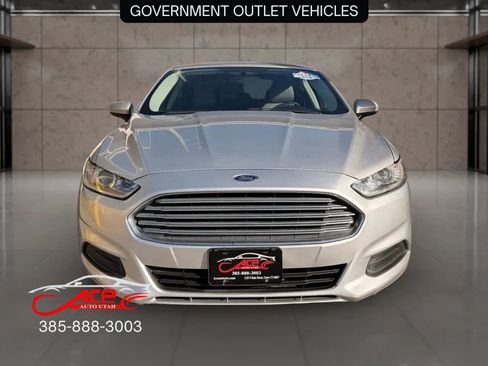 Used 2016 Ford Fusion S image 2