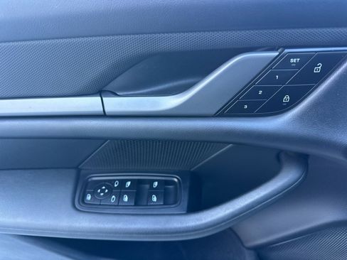 Used 2023 Porsche Taycan 4S image 12