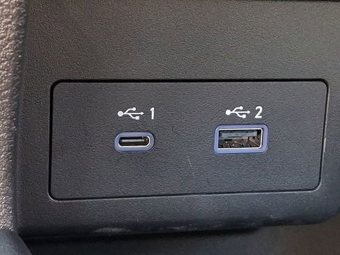 Used 2023 Nissan Kicks SR w/ SR Premium Package FWD image 23