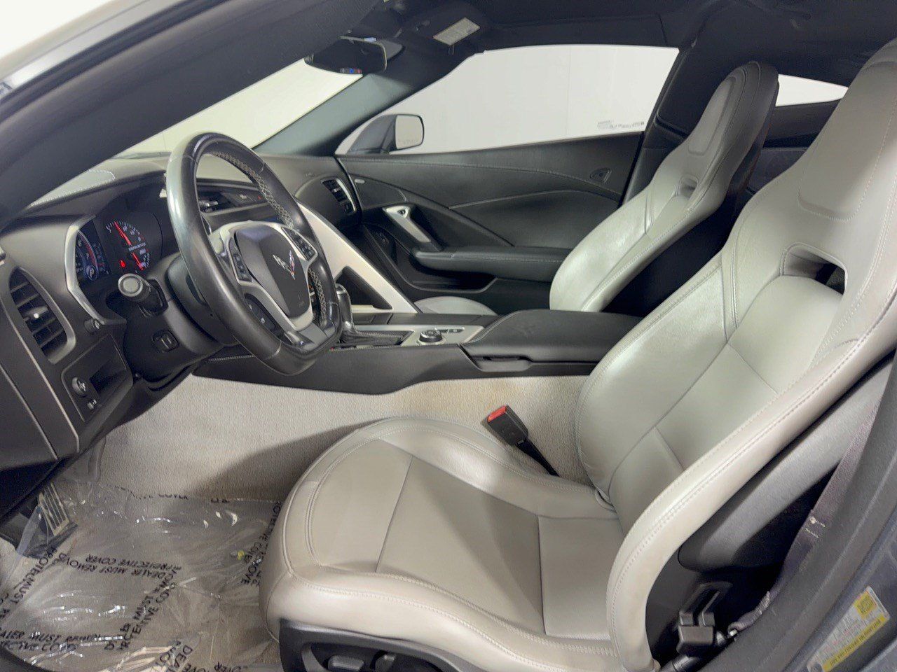 Used 2017 Chevrolet Corvette Stingray Coupe w/ 1LT RWD image 5