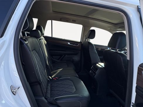 Certified 2026 Volkswagen Atlas SEL Premium R-Line AWD/4WD image 18