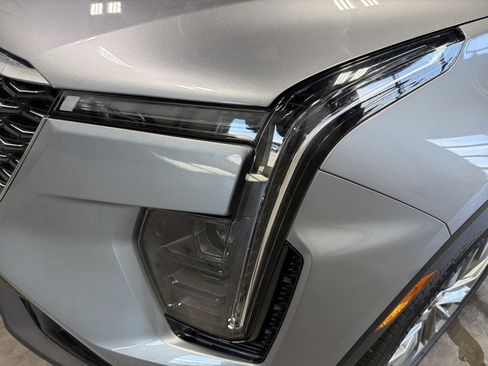 Used 2025 Cadillac XT4 Premium Luxury AWD/4WD image 16