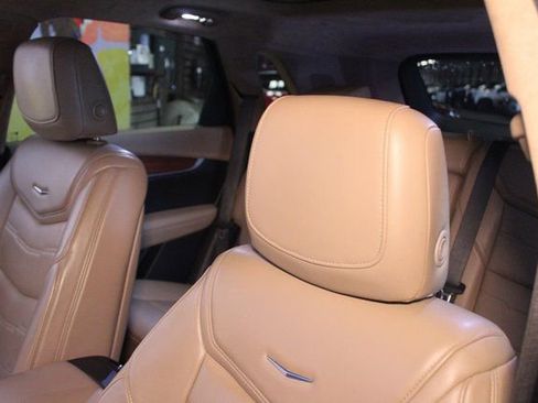 Used 2017 Cadillac XT5 Platinum image 22