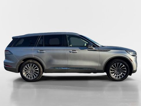 Used 2024 Lincoln Aviator Reserve image 3