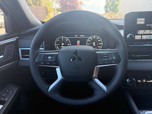 New 2025 Mitsubishi Outlander SEL Black Edition image 8