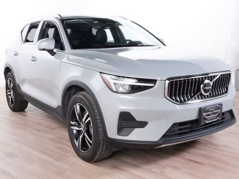 Certified 2025 Volvo XC40 B5 Plus w/ Protection Package Premier AWD/4WD image 3