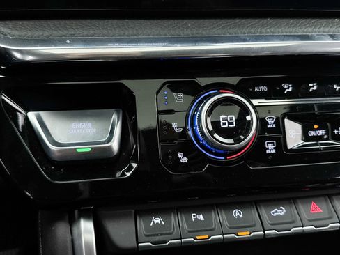 Used 2024 GMC Sierra 1500 Denali w/ Technology Package AWD/4WD image 27