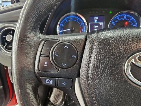 Used 2018 Toyota Corolla SE FWD image 11